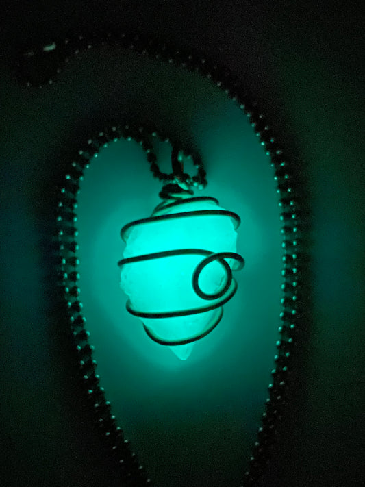 Kryptonite Glow Healing Crystal Pendant
